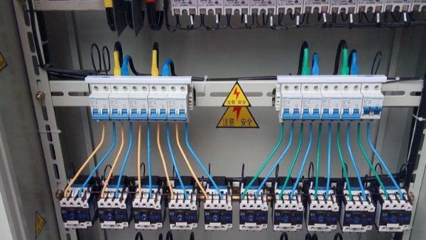 送風(fēng)機(jī)控制箱價(jià)格【千亞電氣】